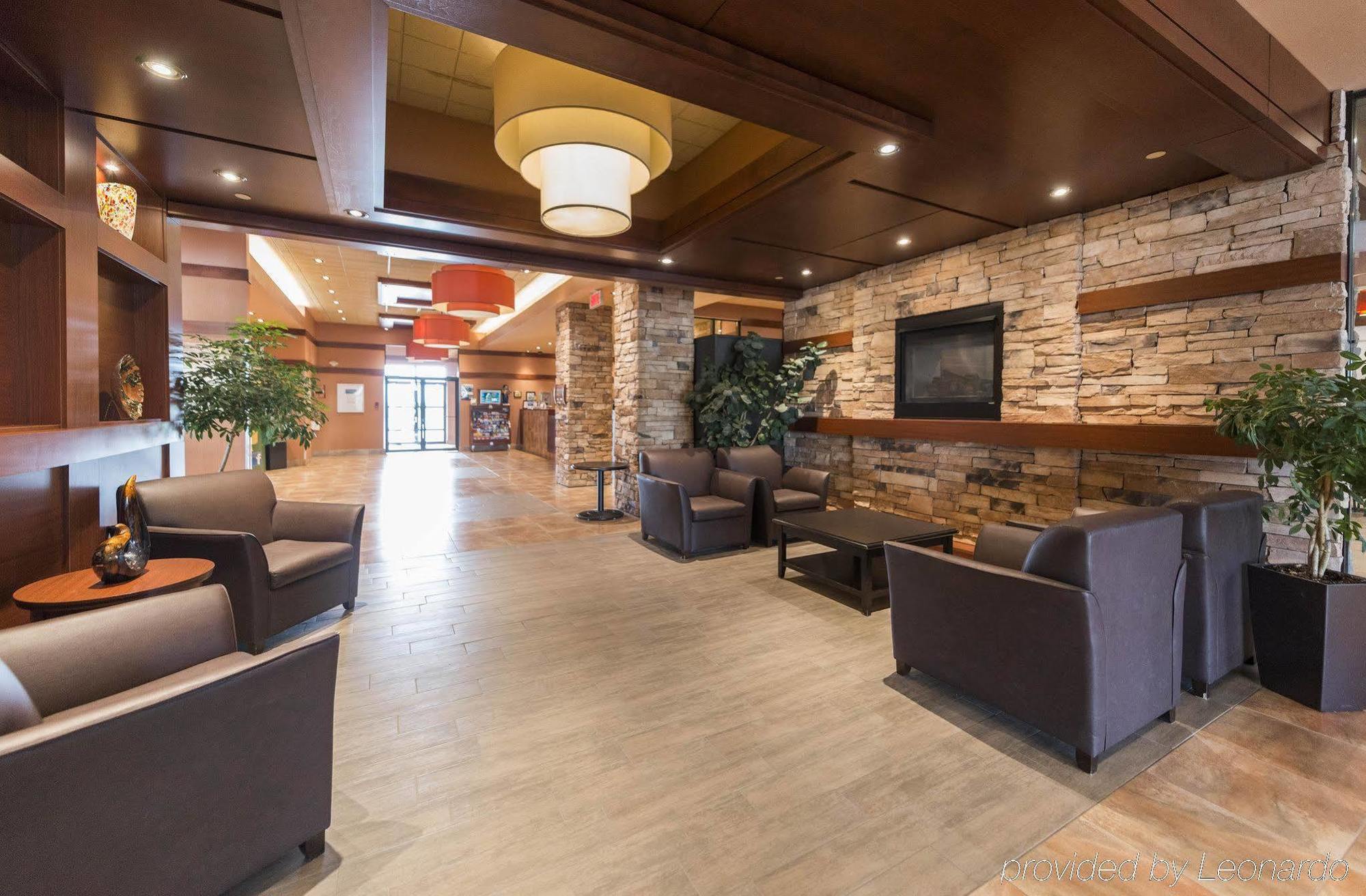 Quality Inn&suites 4*