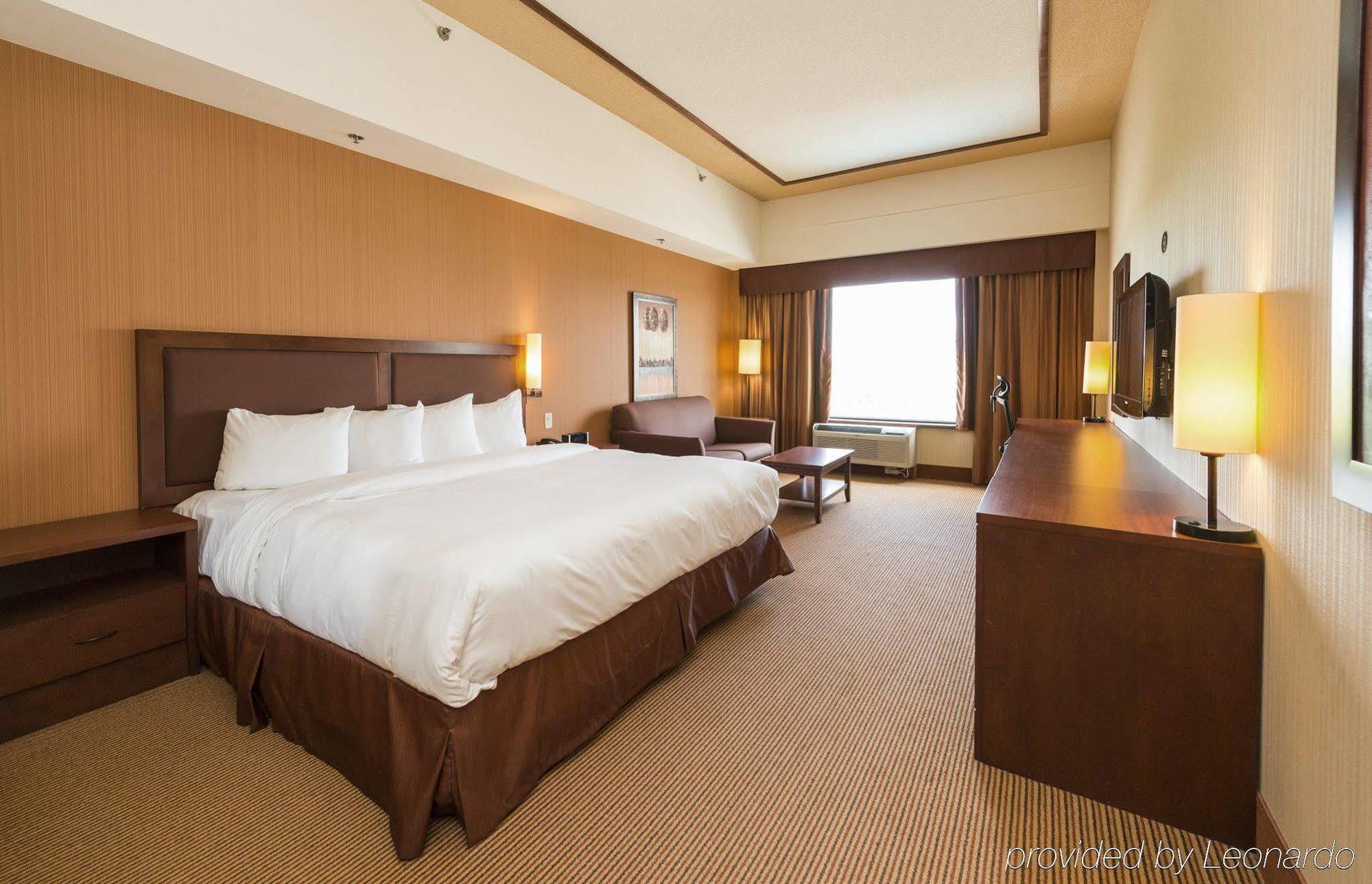 Quality Inn&suites 4*
